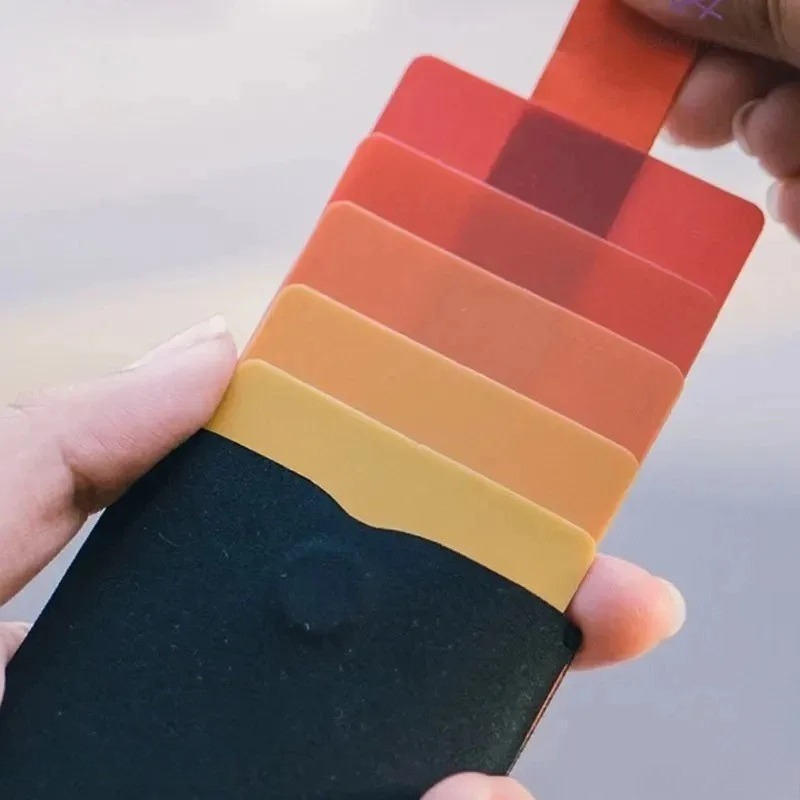 Tarjetero de cuero con gradien - Travel Wallet Slim reseña y precio